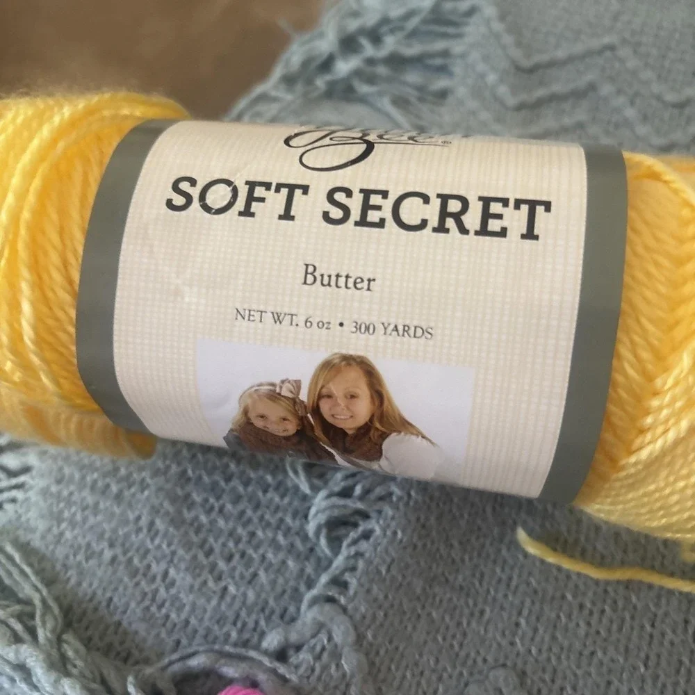 Baby Bee Sweet Delight Pink Yarn Skein And Yarn Bee Soft Secret Butter New (2)